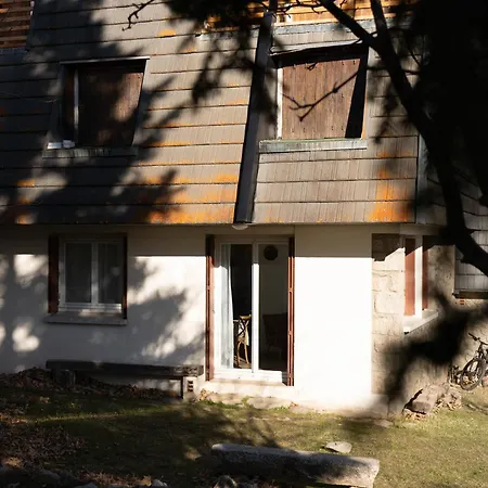 8 Pers- Vue Montagne- Jardin & Ski- Internet- Parking Gratuit