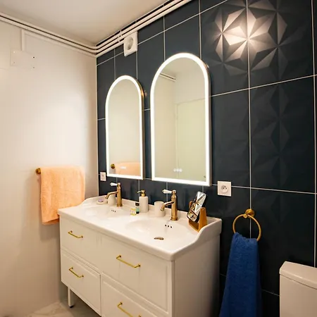 8 Pers- Vue Montagne- Jardin & Ski- Internet- Parking Gratuit Apartmán *